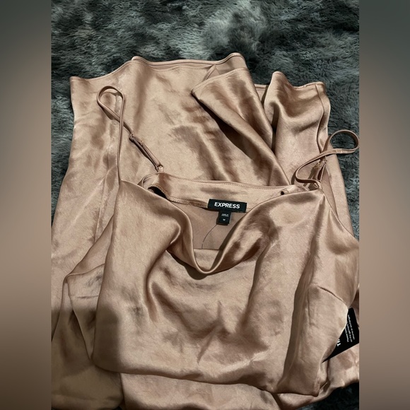 Express satin dress - Picture 3 of 4